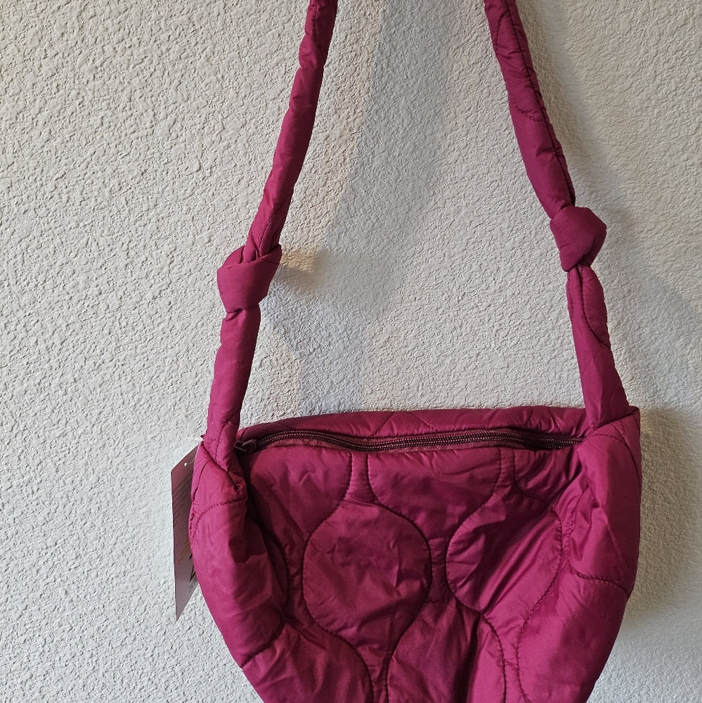 Zella Quilted Shoulder Bag in Fuchsia